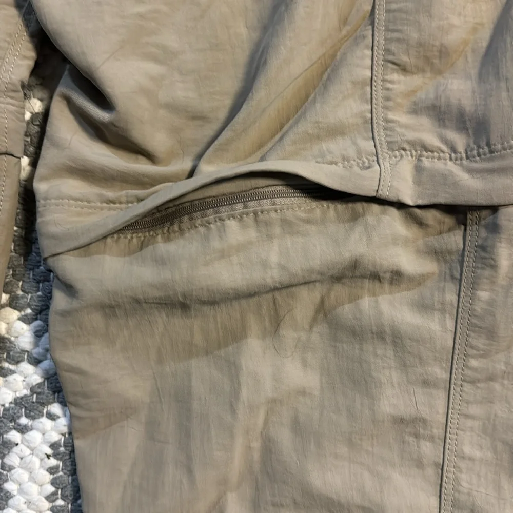 🍍THE NORTHFACE ZIP OFF AT KNEE PANTS 🍍ZIP POCKETS🍍sz med L1